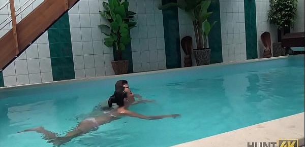  HUNT4K. Aventures sexuelles dans une piscine privée